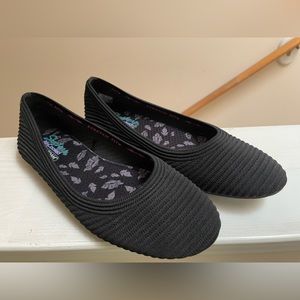 EUC Sketchers black size 10 knit flats